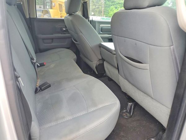 2014 RAM 1500 SLT QUAD CAB 4X2
