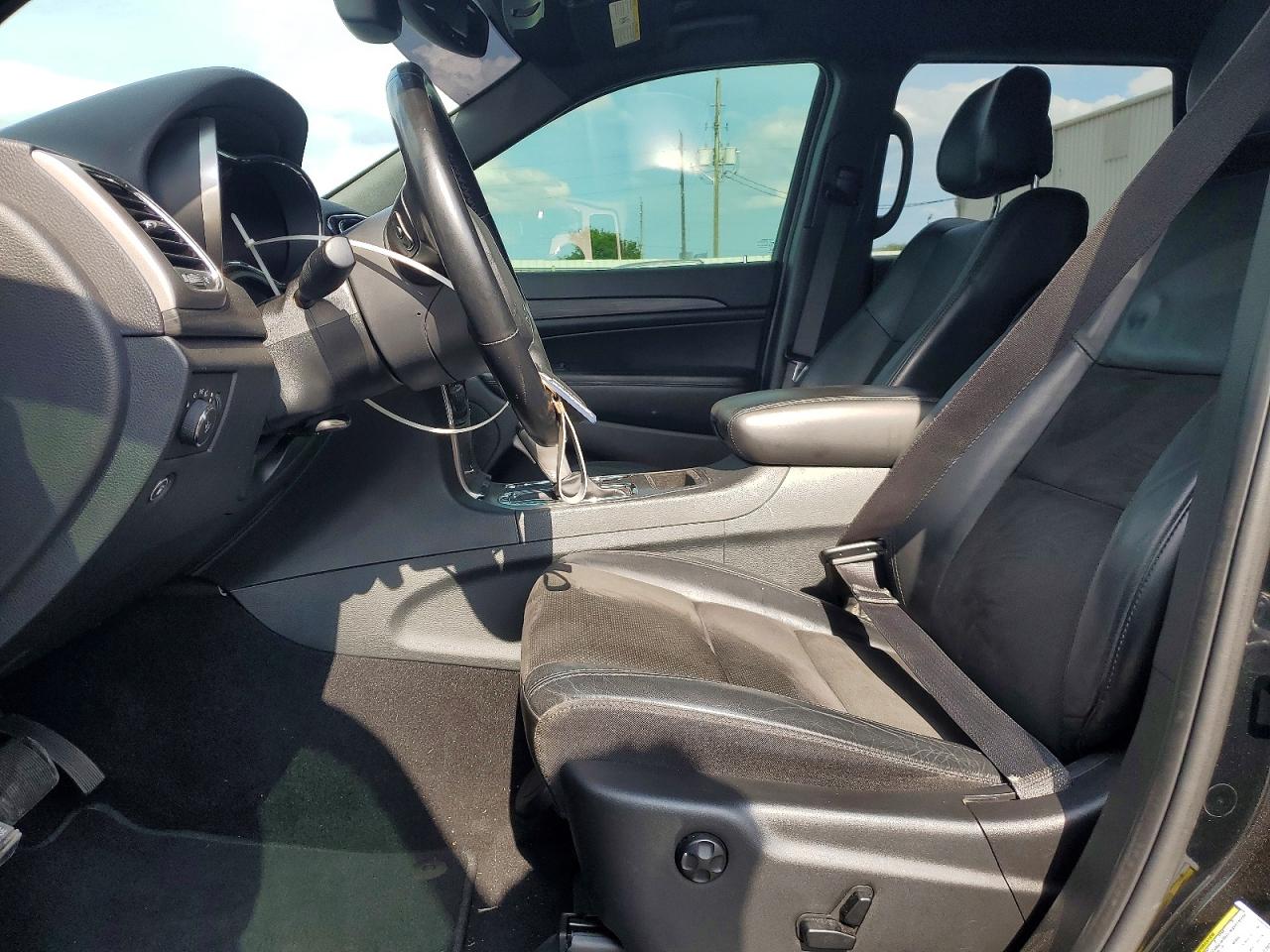 2020 JEEP GRAND CHEROKEE LAREDO 4X2