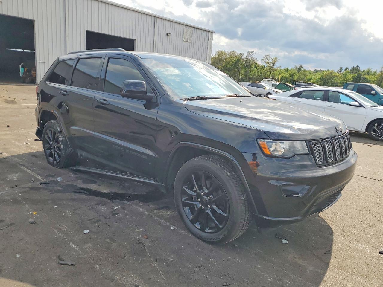 2020 JEEP GRAND CHEROKEE LAREDO 4X2
