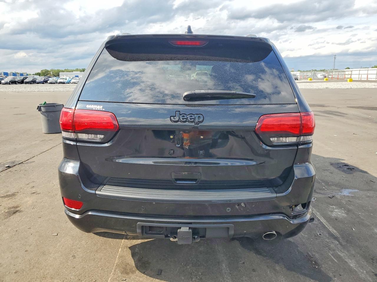 2020 JEEP GRAND CHEROKEE LAREDO 4X2