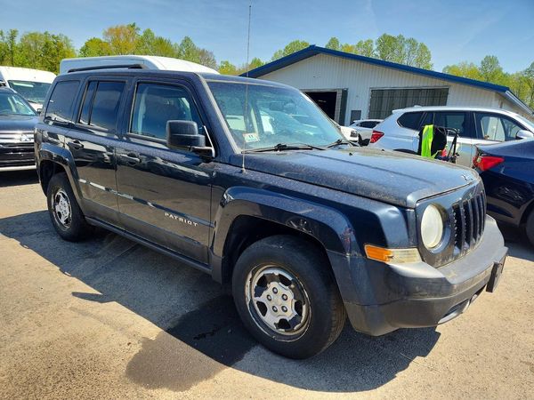 2014 JEEP PATRIOT Sport — Passenger 3/4