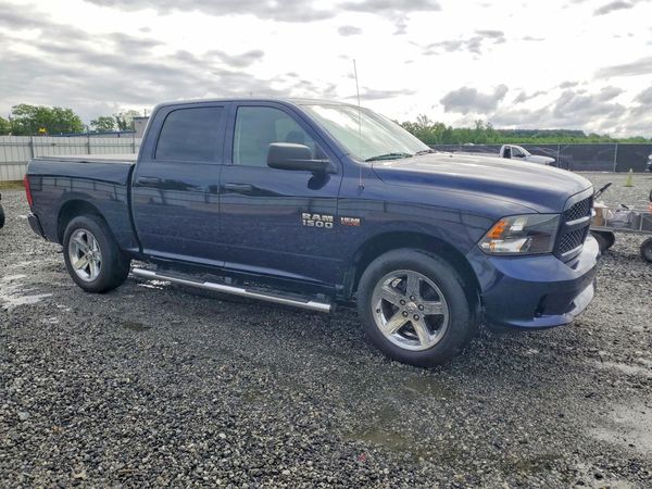 2017 RAM 1500 ST CREW CAB 4X2