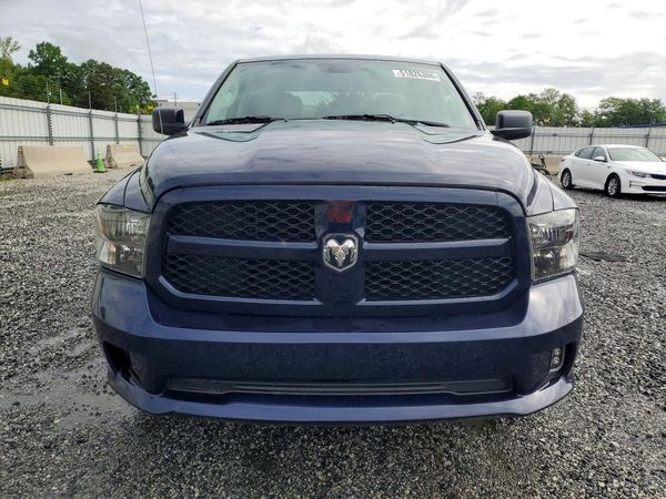2017 RAM 1500 ST CREW CAB 4X2