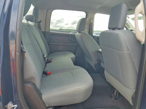 2017 RAM 1500 ST CREW CAB 4X2
