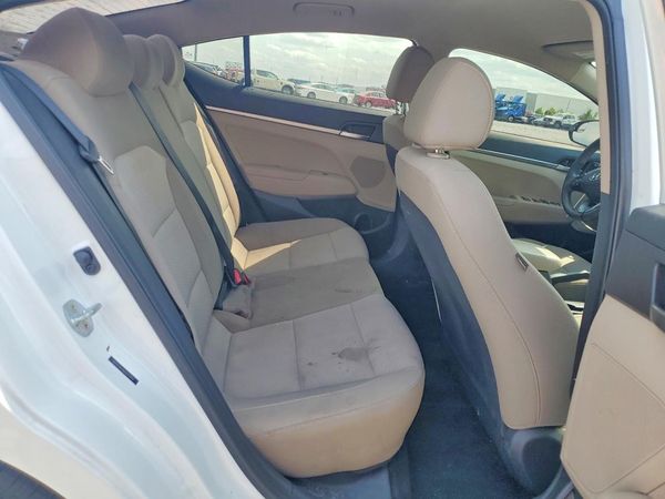 2019 HYUNDAI ELANTRA SE