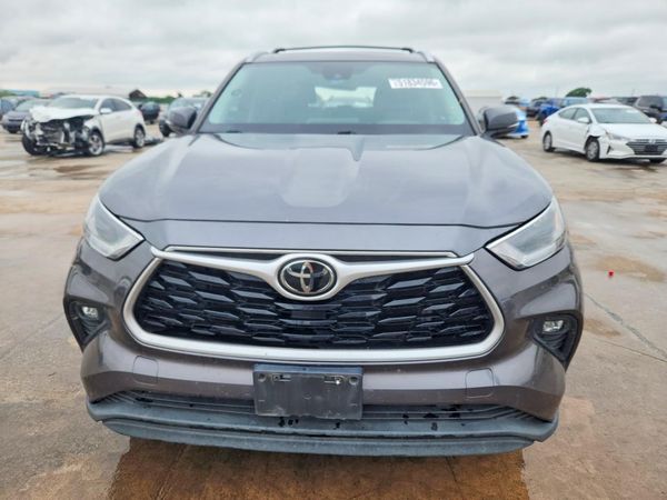 2021 TOYOTA HIGHLANDER XLE