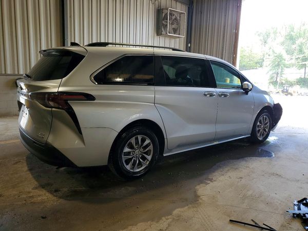2023 TOYOTA SIENNA