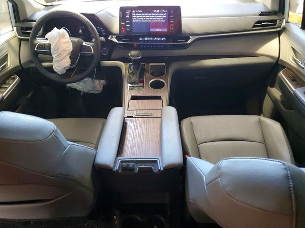 2023 TOYOTA SIENNA
