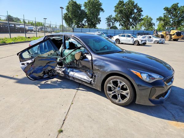 2020 KIA STINGER Base