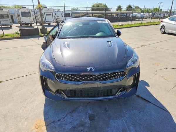 2020 KIA STINGER Base