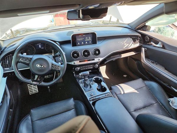 2020 KIA STINGER Base