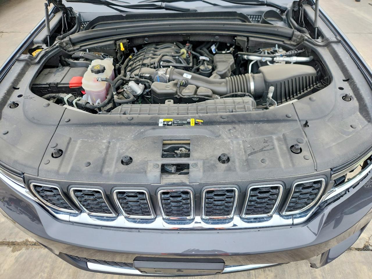2025 JEEP GRAND CHEROKEE Laredo, Altitude
