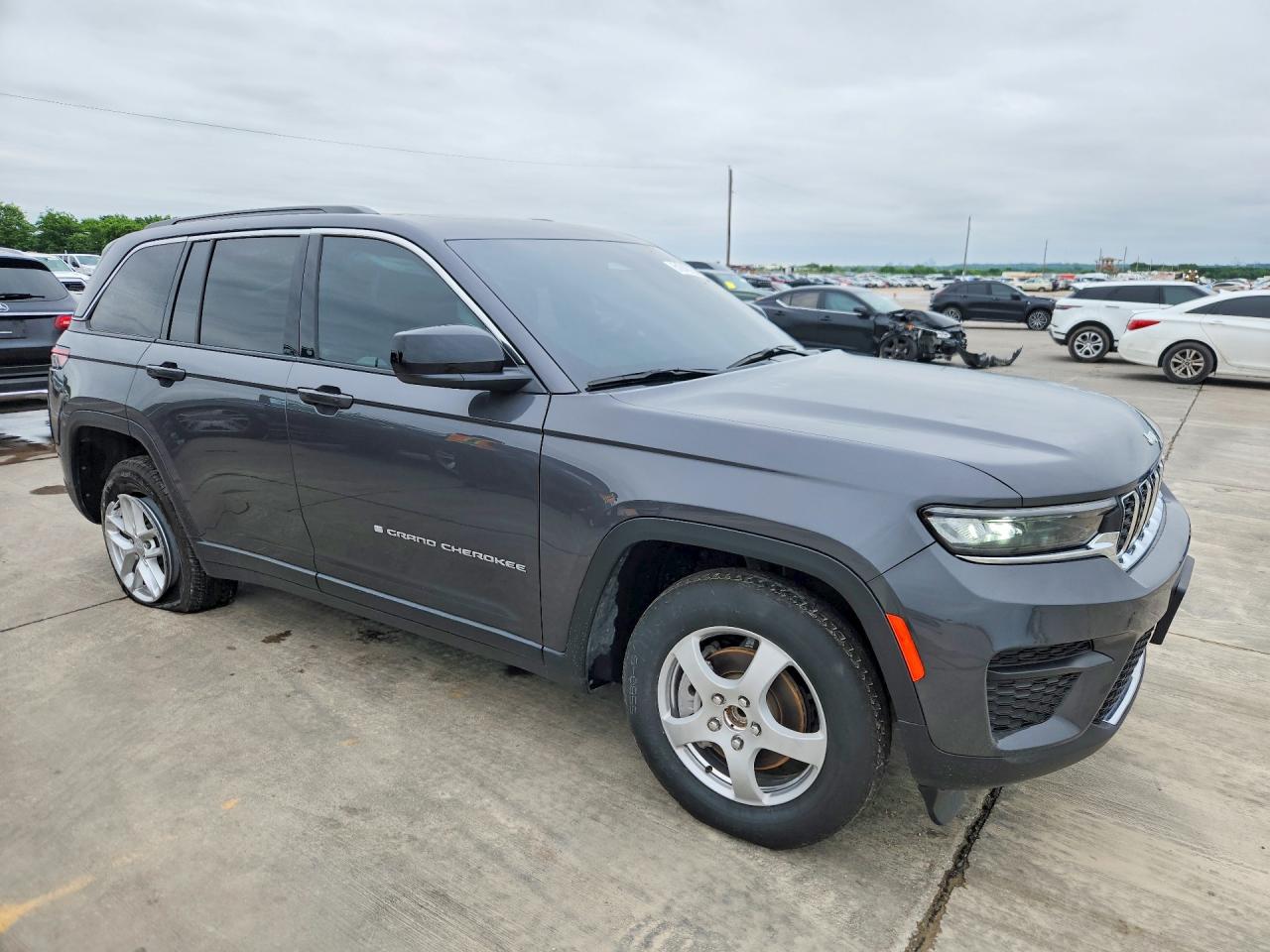 2025 JEEP GRAND CHEROKEE Laredo, Altitude