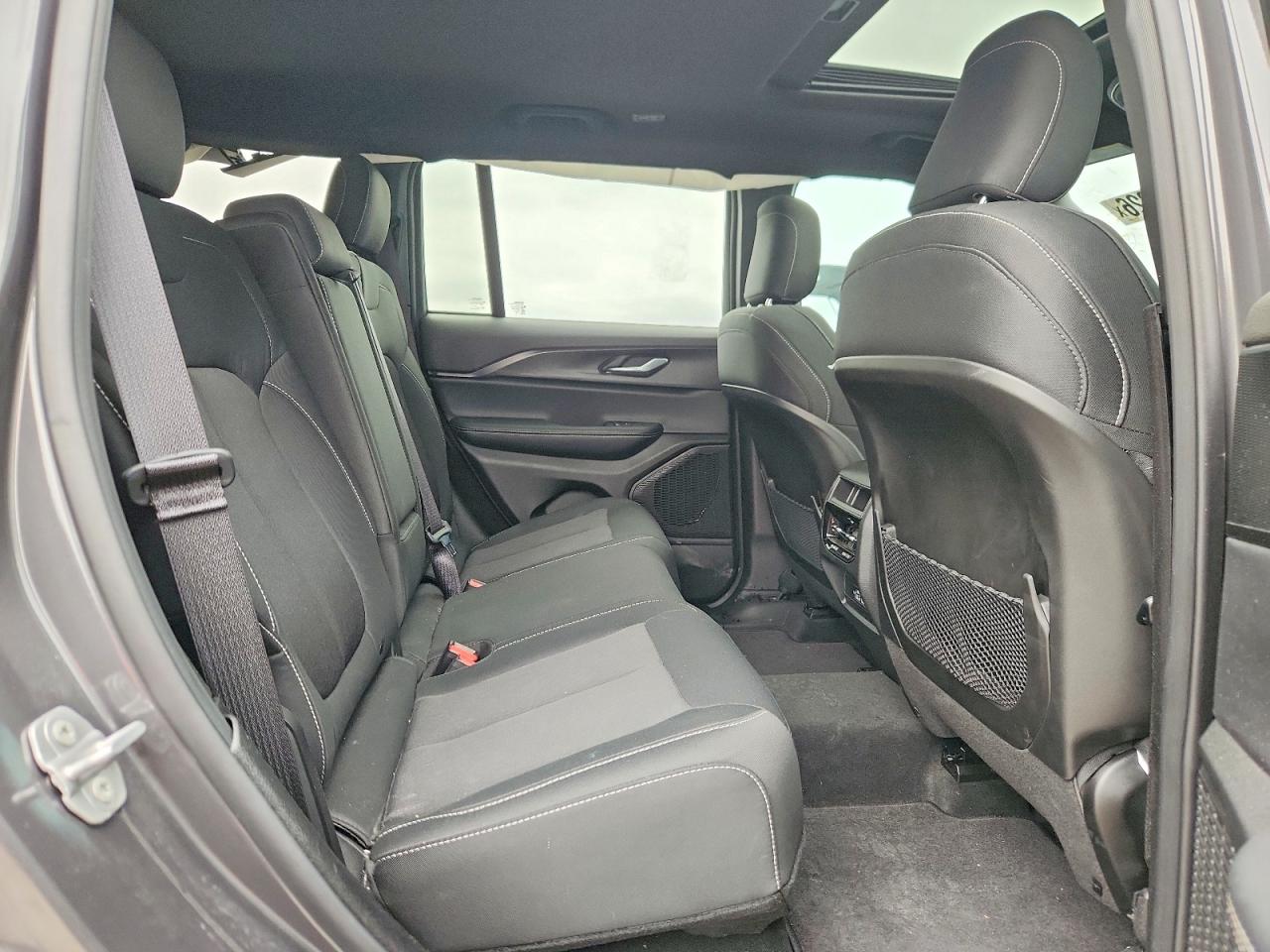 2025 JEEP GRAND CHEROKEE Laredo, Altitude