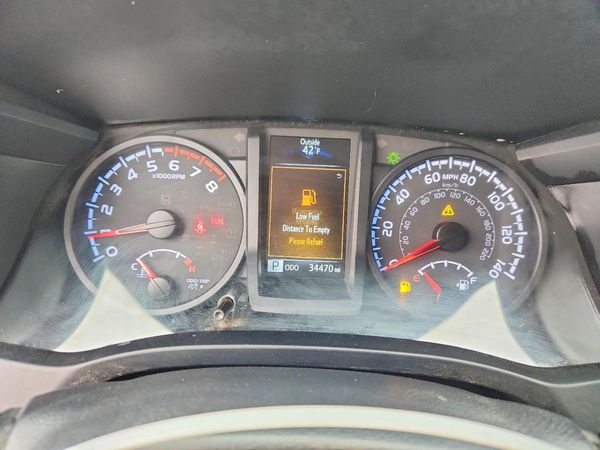 2022 TOYOTA TACOMA SR5