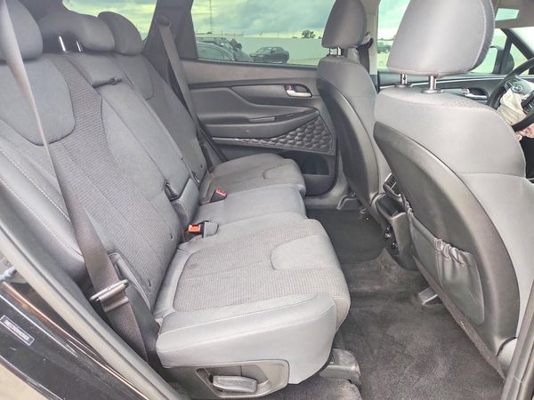 2019 HYUNDAI SANTA FE SE