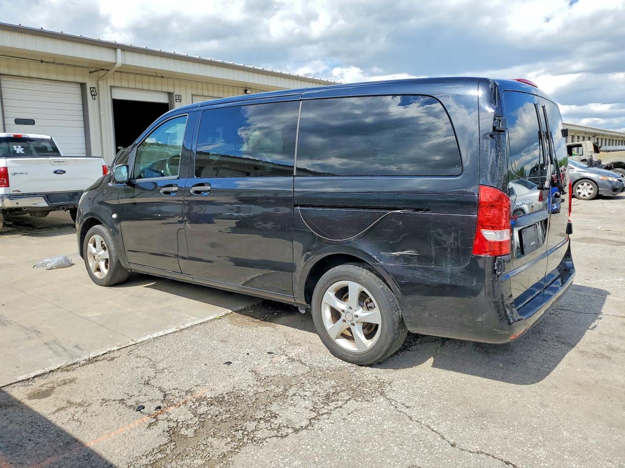 2018 MERCEDES-BENZ METRIS