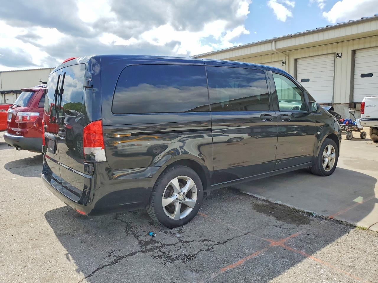 2018 MERCEDES-BENZ METRIS