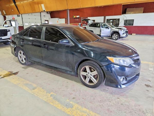 2012 TOYOTA CAMRY