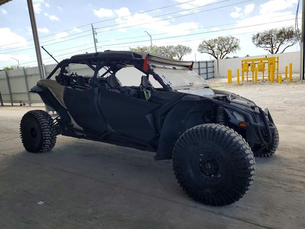2022 CAN-AM MAVERICK