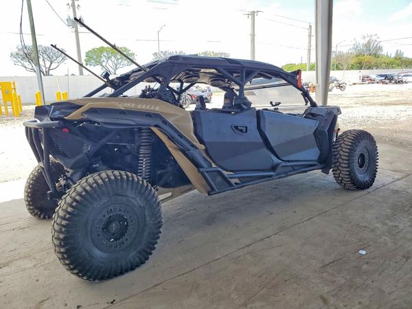 2022 CAN-AM MAVERICK
