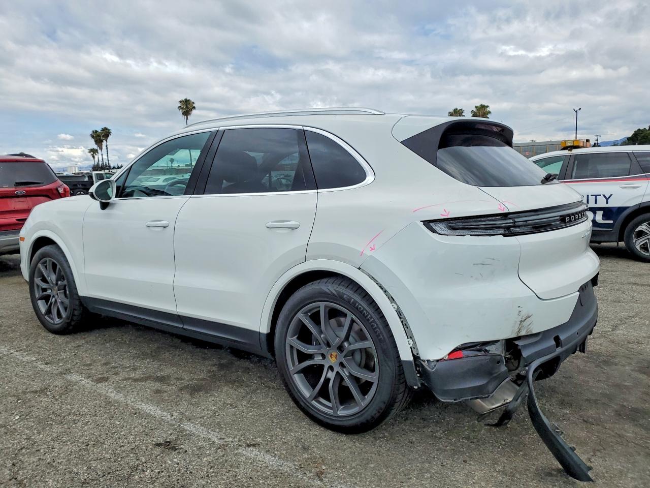 2024 PORSCHE CAYENNE