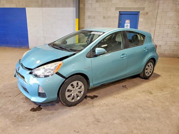 2013 TOYOTA PRIUS — DSFA — Front 3/4