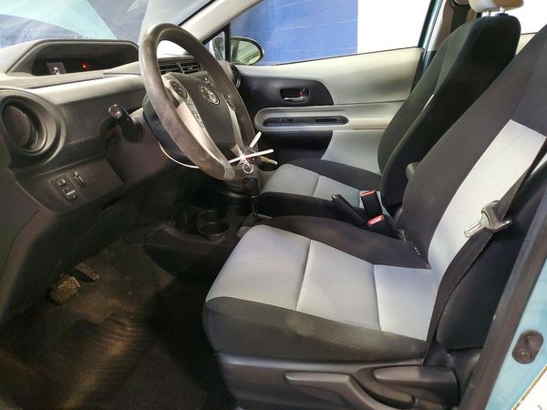 2013 TOYOTA PRIUS — DENT