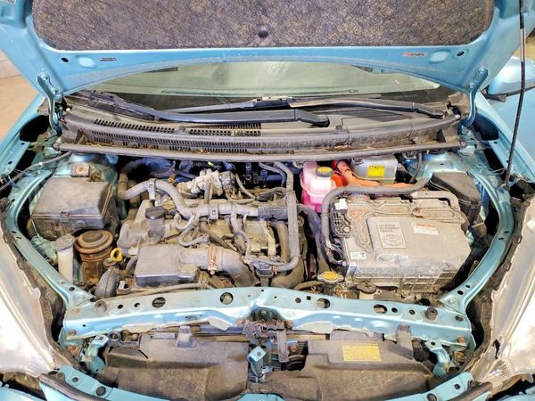 2013 TOYOTA PRIUS — Engine bay