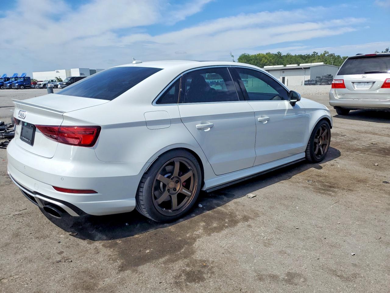 2018 AUDI RS3 quattro