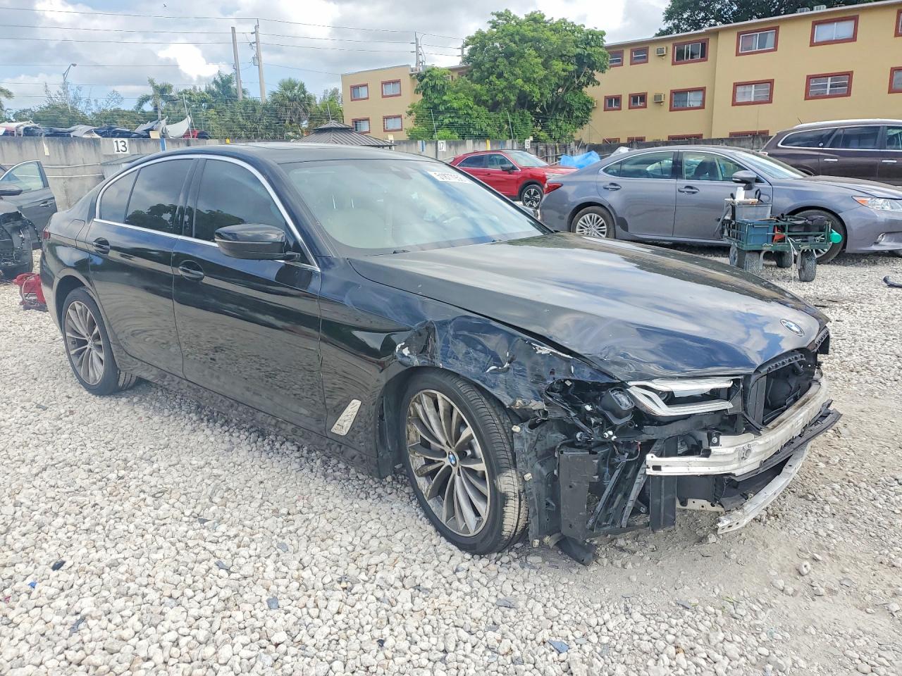 2021 BMW 530
