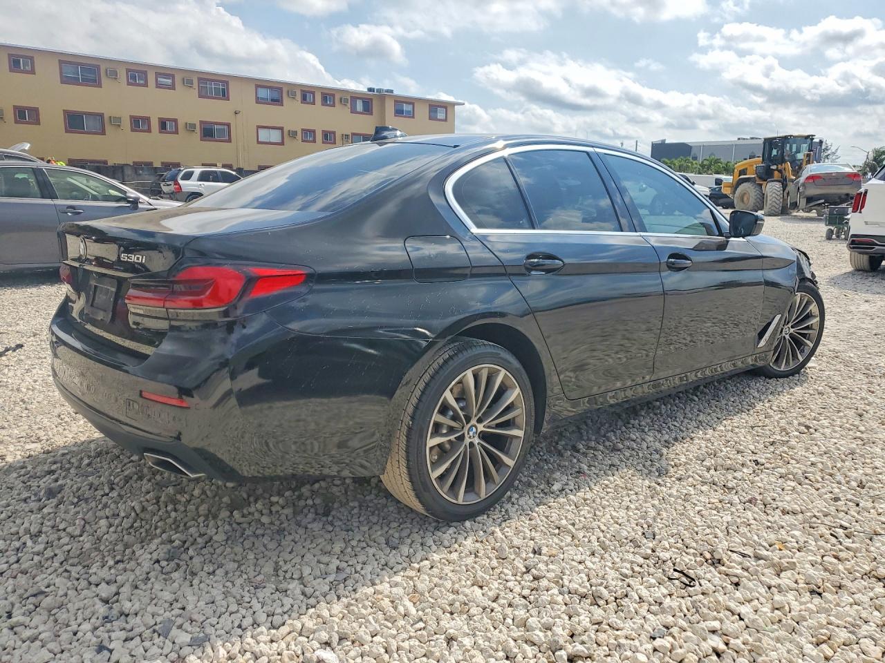 2021 BMW 530