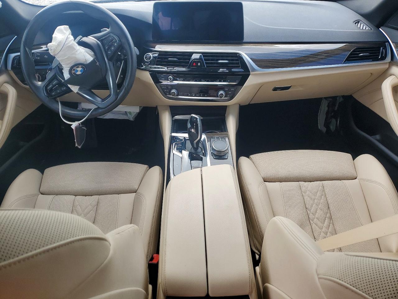 2021 BMW 530