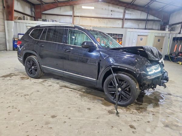 2018 VOLKSWAGEN ATLAS 4Motion SEL Premium — Passenger 3/4