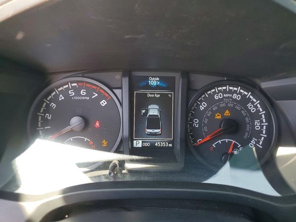2022 TOYOTA TACOMA SR5