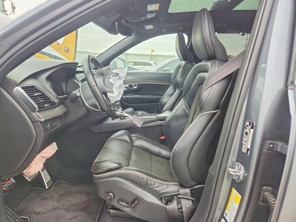 2019 VOLVO XC90 R-Design — DENT