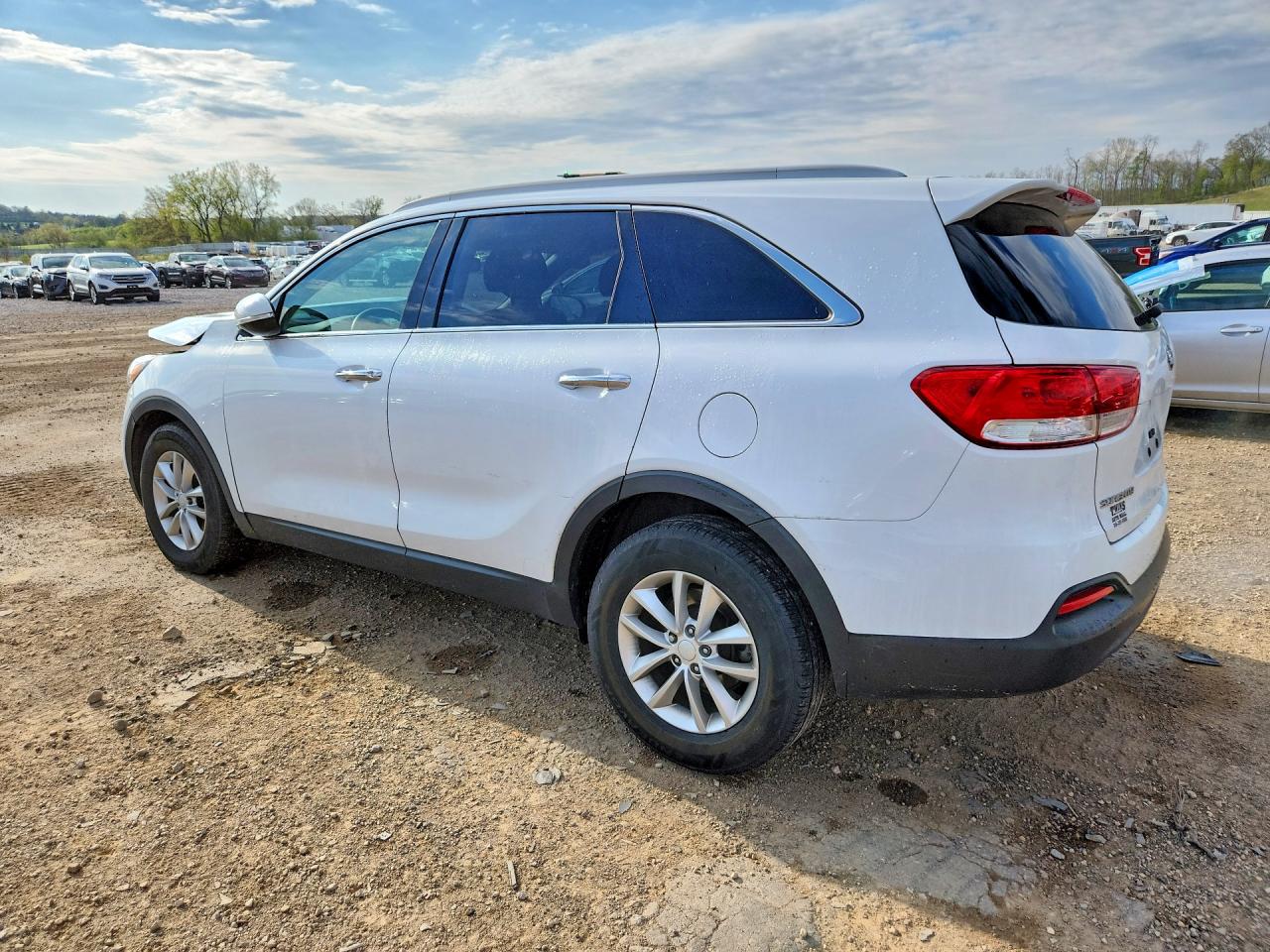 2018 KIA SORENTO L, LX