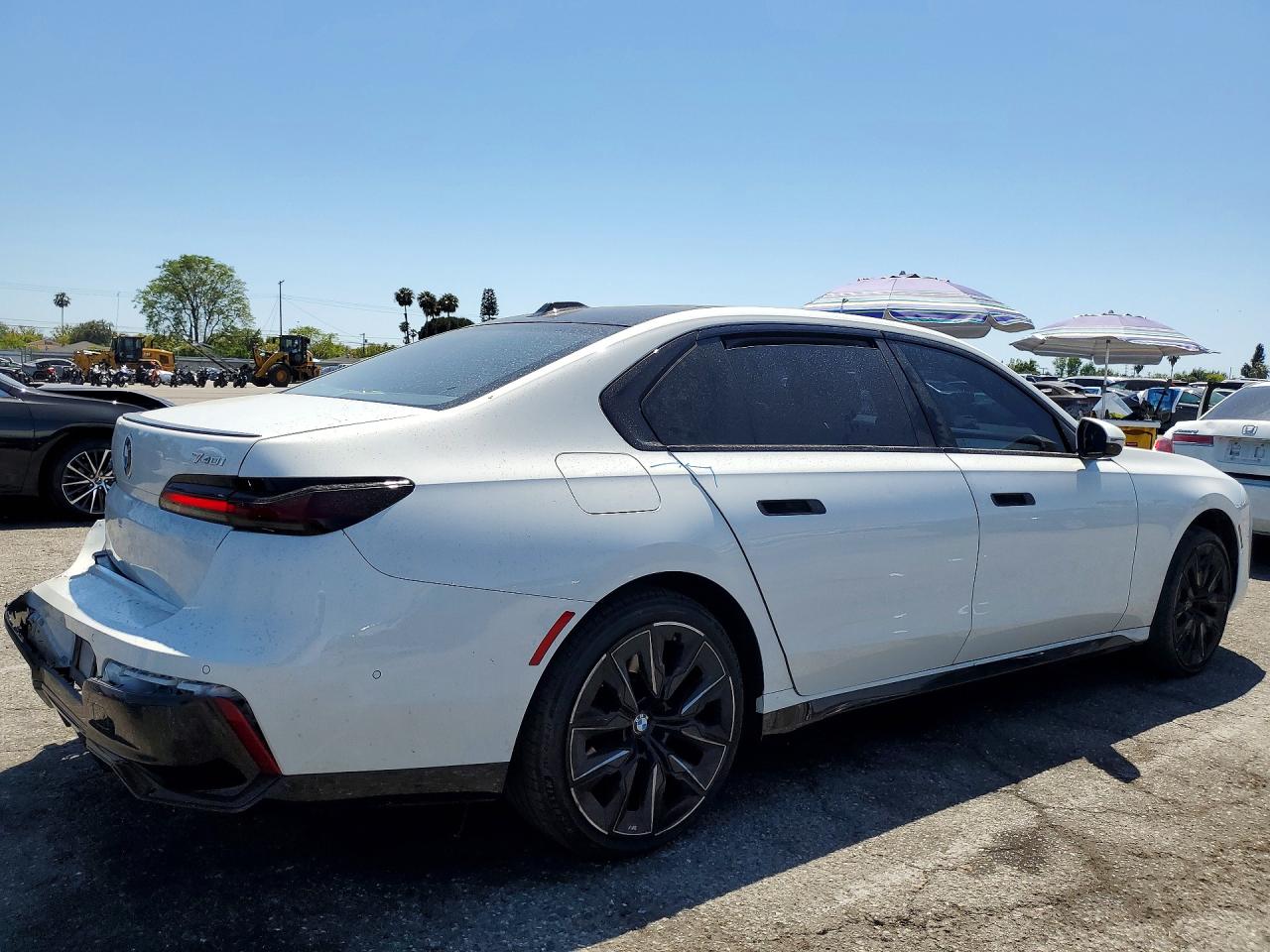 2023 BMW 740