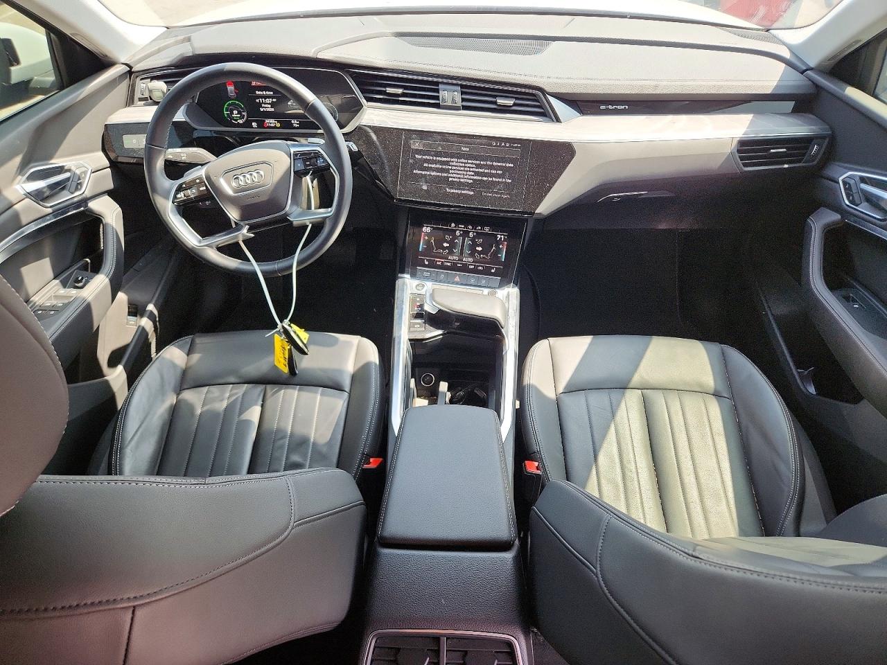 2022 AUDI E-TRON quattro Premium
