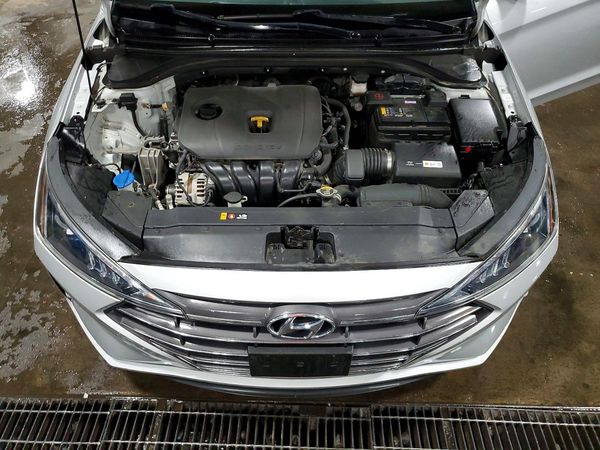 2019 HYUNDAI ELANTRA — Engine bay