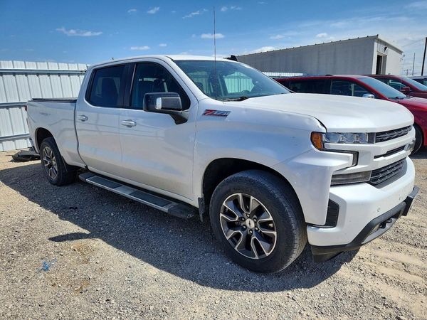 2019 CHEVROLET SILVERADO RST — Passenger 3/4