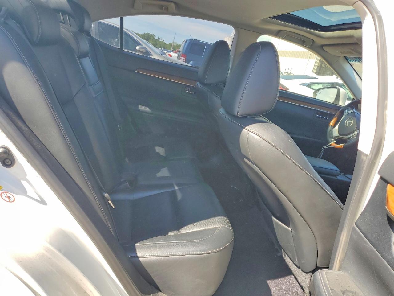 2013 LEXUS ES 300h