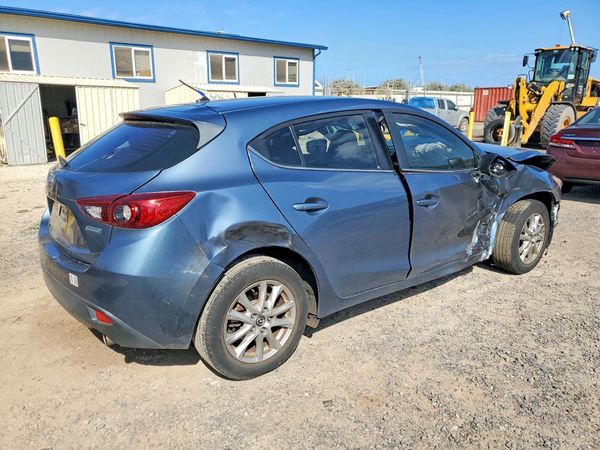 2015 MAZDA 3 Touring/GS
