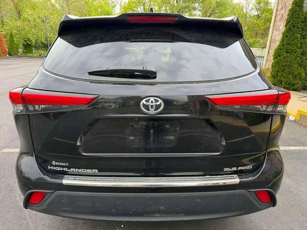 2022 TOYOTA HIGHLANDER XLE