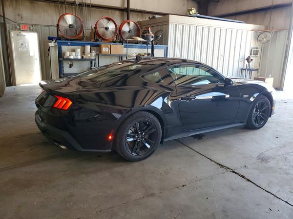2026 FORD MUSTANG
