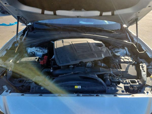 2018 JAGUAR F-PACE Standard — Engine bay