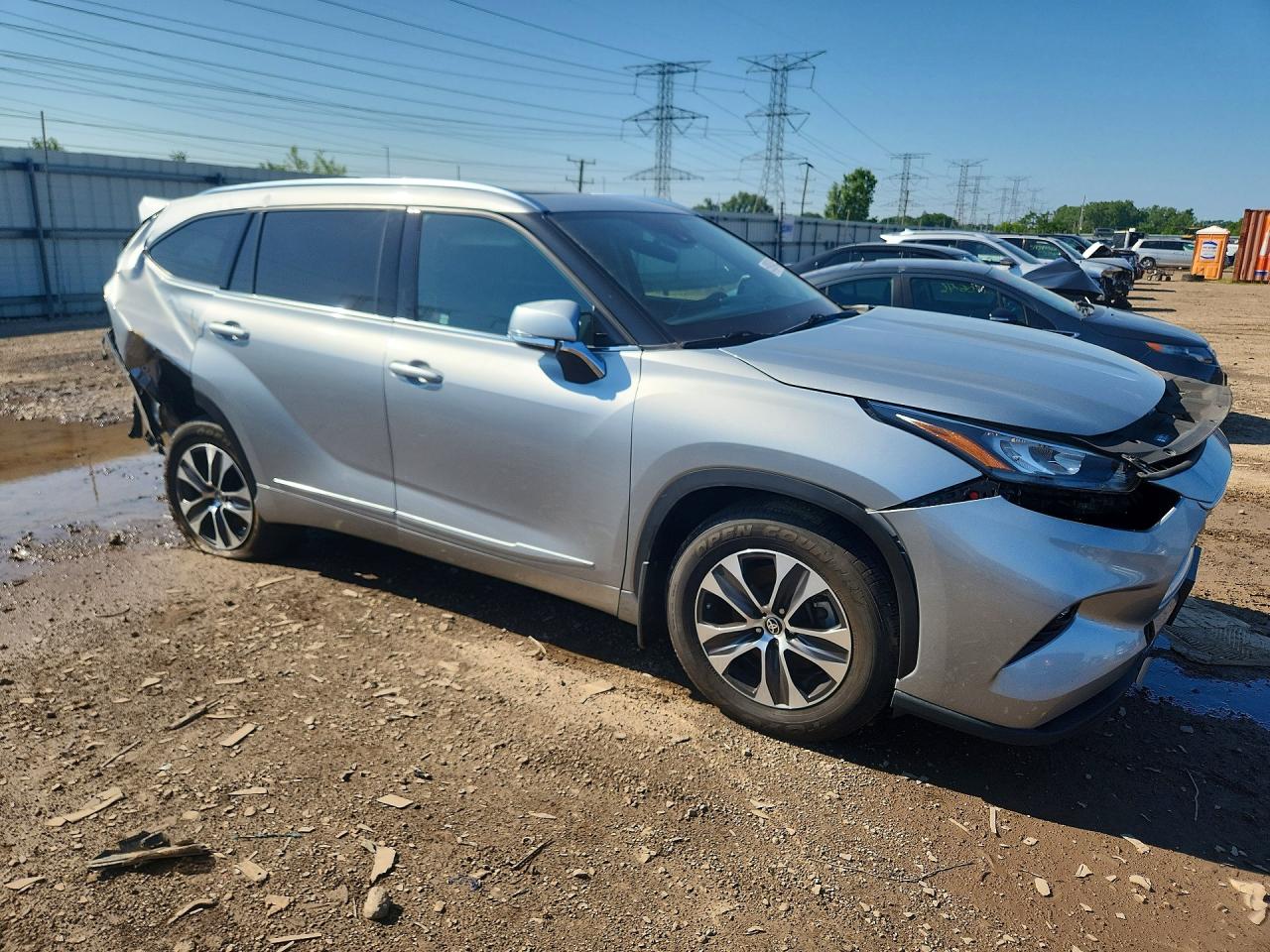 2020 TOYOTA HIGHLANDER XLE Nav