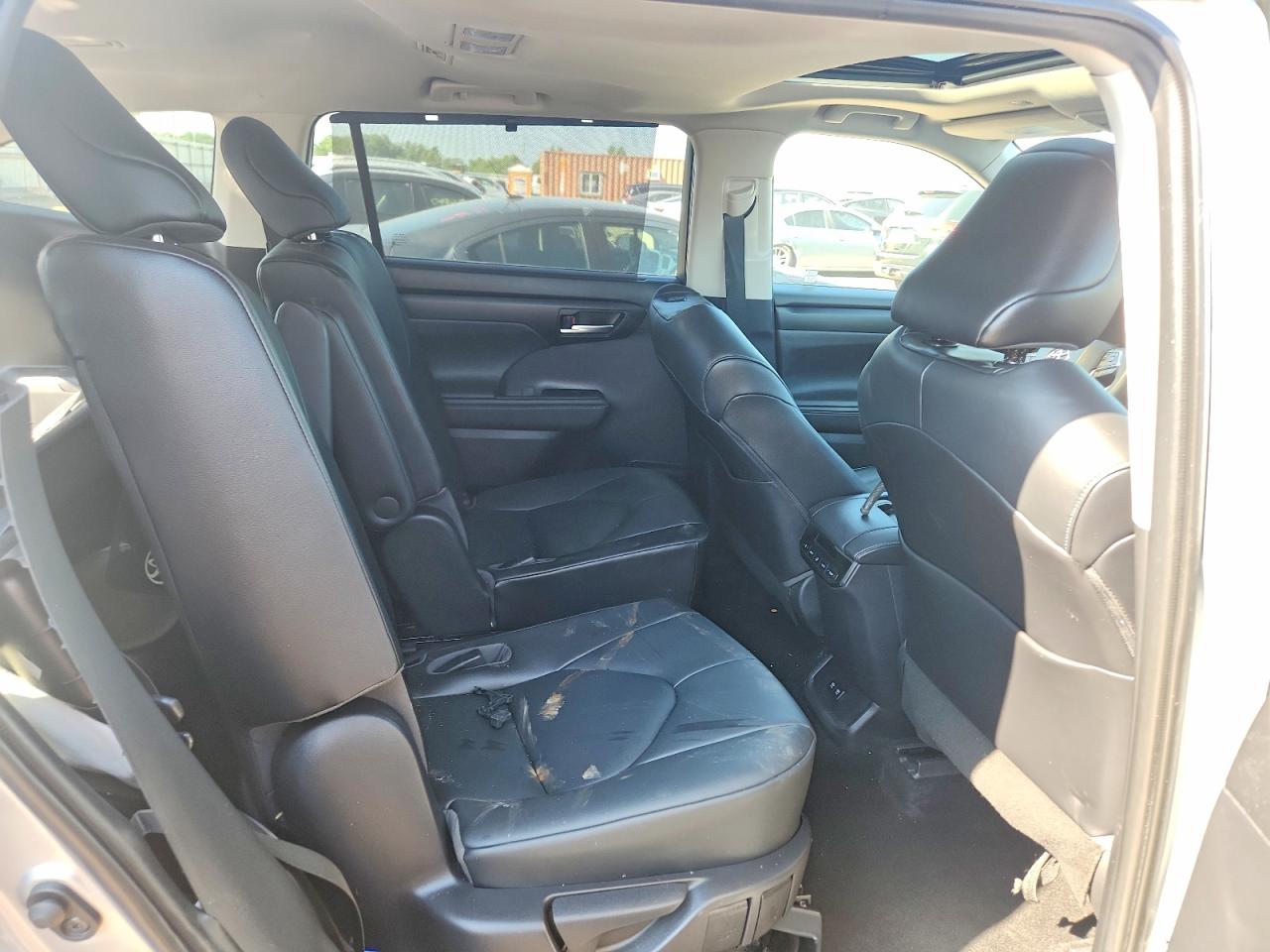 2020 TOYOTA HIGHLANDER XLE Nav