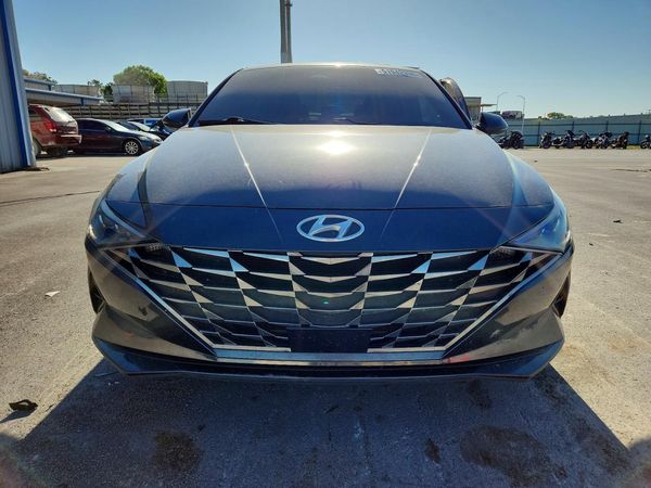2021 HYUNDAI ELANTRA