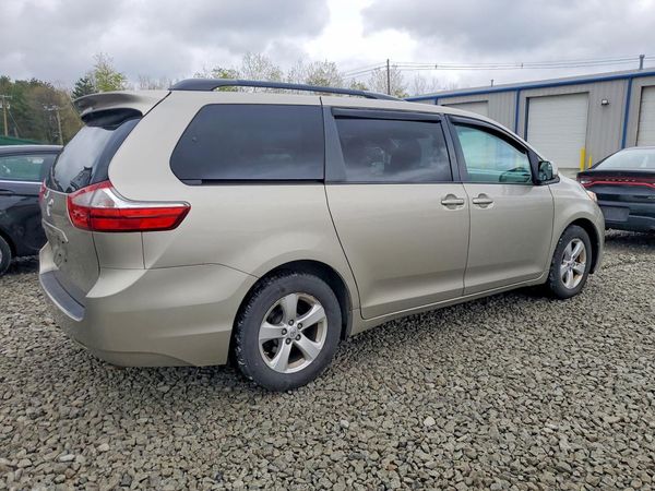 2015 TOYOTA SIENNA